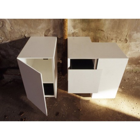 Formosa Accucciata Minottiitalia white lacquer nightstand, open door and internal drawer