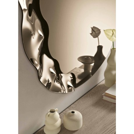 Λεπτομέρεια ανάγλυφου cast glass καθρέφτη Fuji OIKADE