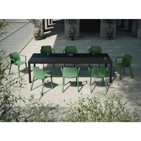 MYYOUR-Maja-table-outdoor.j