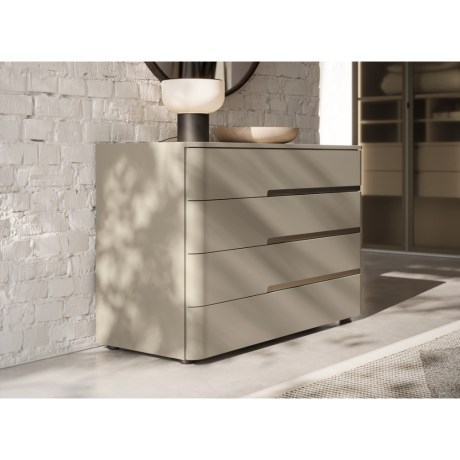 Λεπτομέρεια χαμηλής συρταριέρας Opale Santa Lucia με 4 συρτάρια.