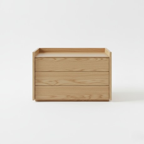 Χαμηλή Συρταριέρα Spirit, καπλαμάς δρυός, ξύλινη κομότα, minimal