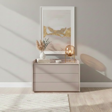 Χαμηλή Συρταριέρα Spirit, minimal-μοντέρνα, ροζ nude λάκα, 3 συρτάρια, κομότα